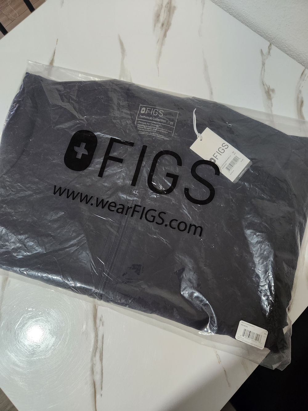 FIGS Black Men Zapote Scrub Jacket 2.0